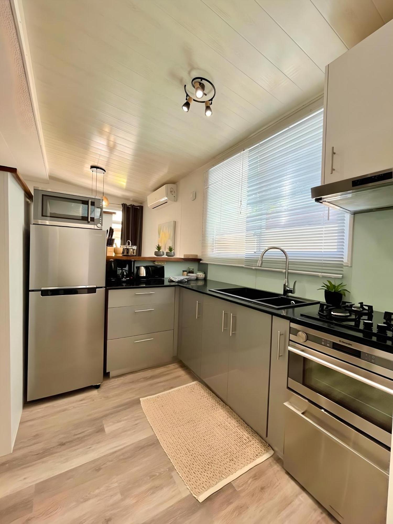 Tiaki Guesthouse - Cozy Modern Studio - 5Min Drive From The Beach And Punaauia Center 외부 사진